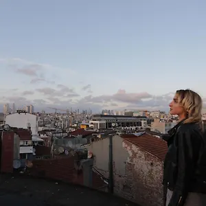 https://sanat-hostel-taksim.istanbul-turkeyhotels.com